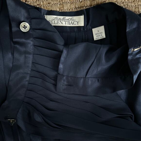 Vintage 1980s Linda Allard for Ellen Tracy Silk Pleated Maxi Skirt – Navy, Sz 6 - Picture 4 of 6